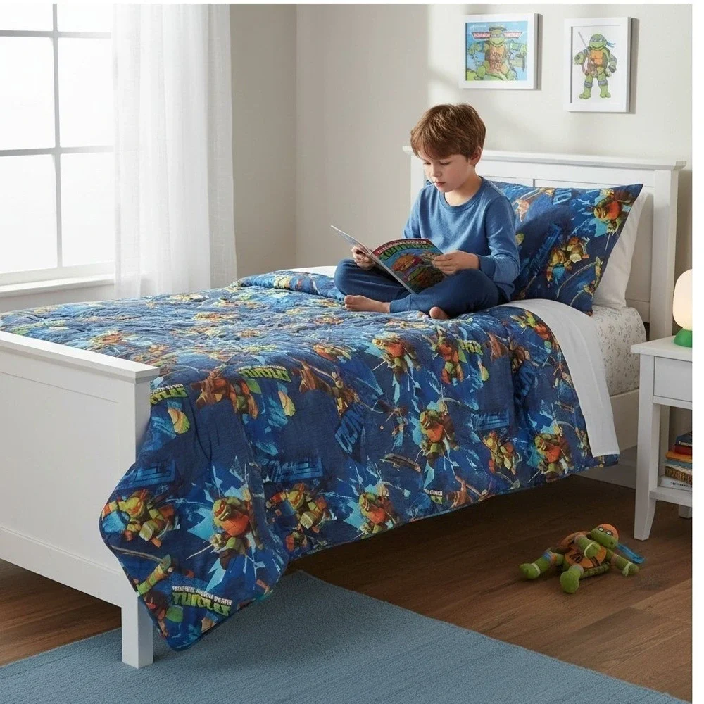 Teenage Mutant Ninja Turtles Reversible Twin Comforter and Pillowcase Set Blue